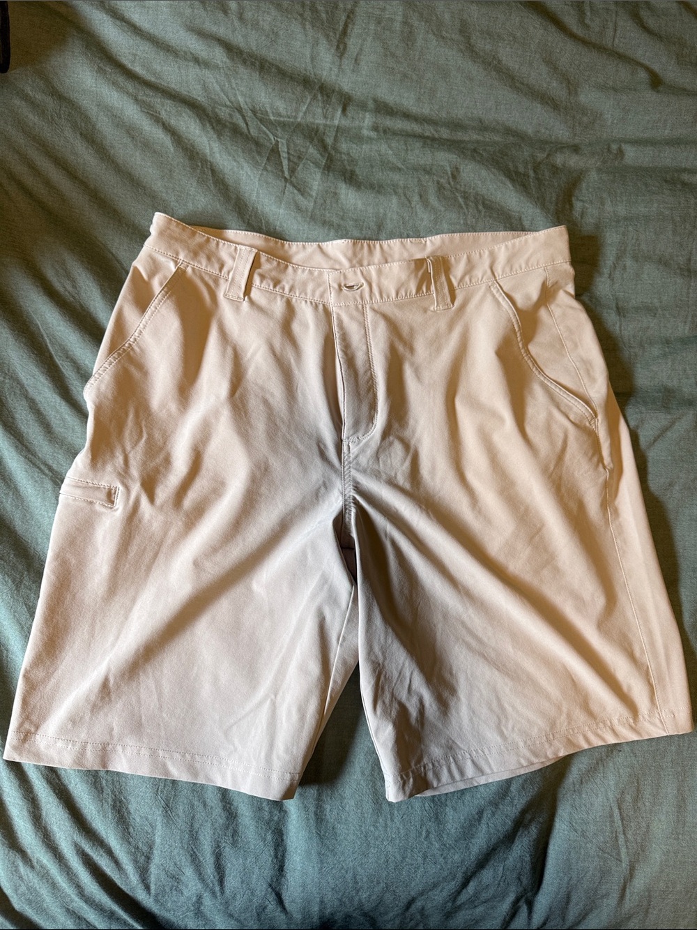 Columbia Men's Light Beige Cargo Shorts